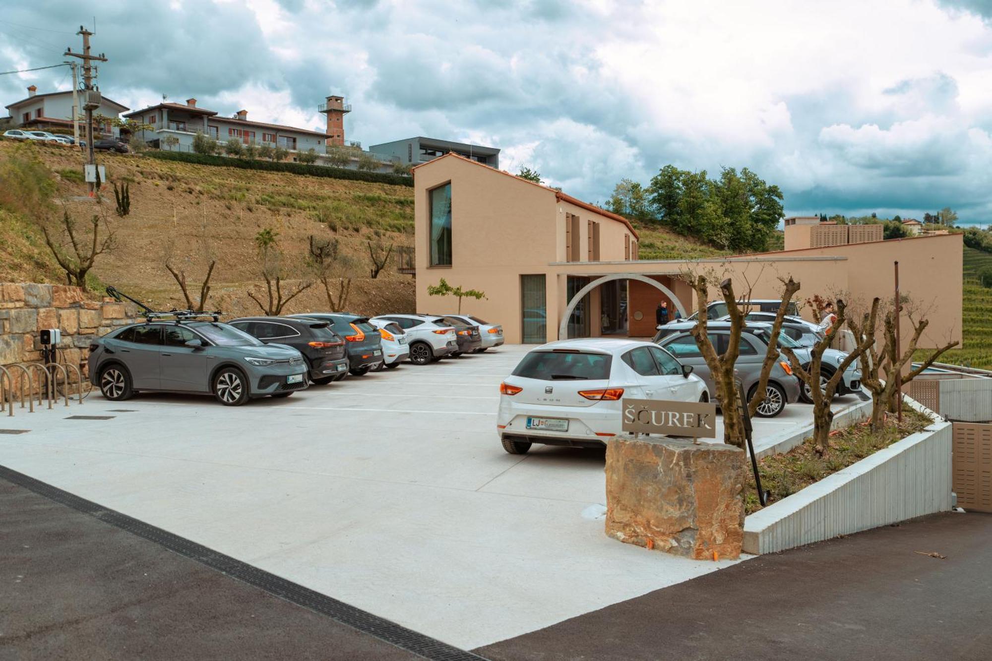 Posestvo Scurek Wine Bed & Breakfast Dobrovo Bagian luar foto